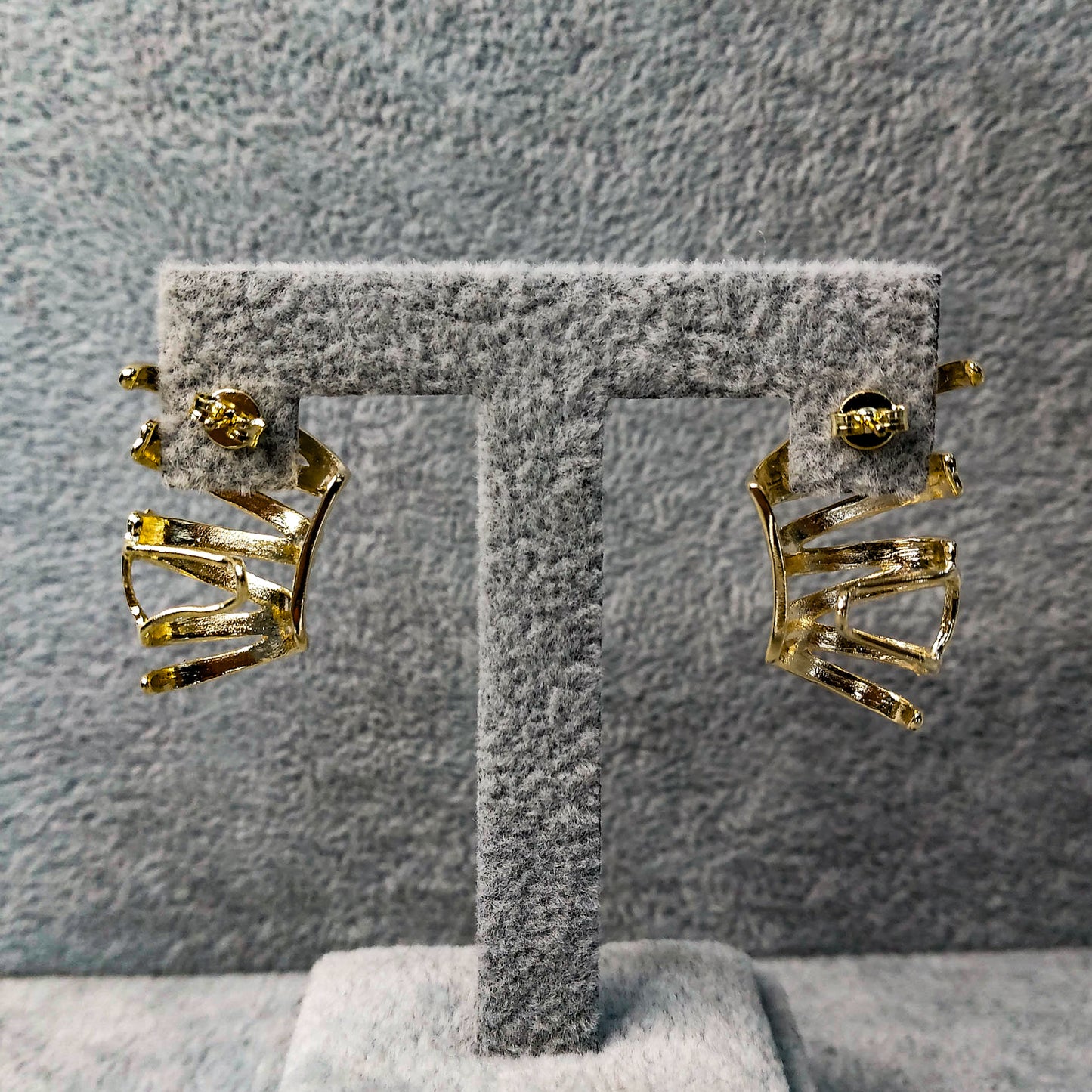 Brinco dourado ear cuff mola