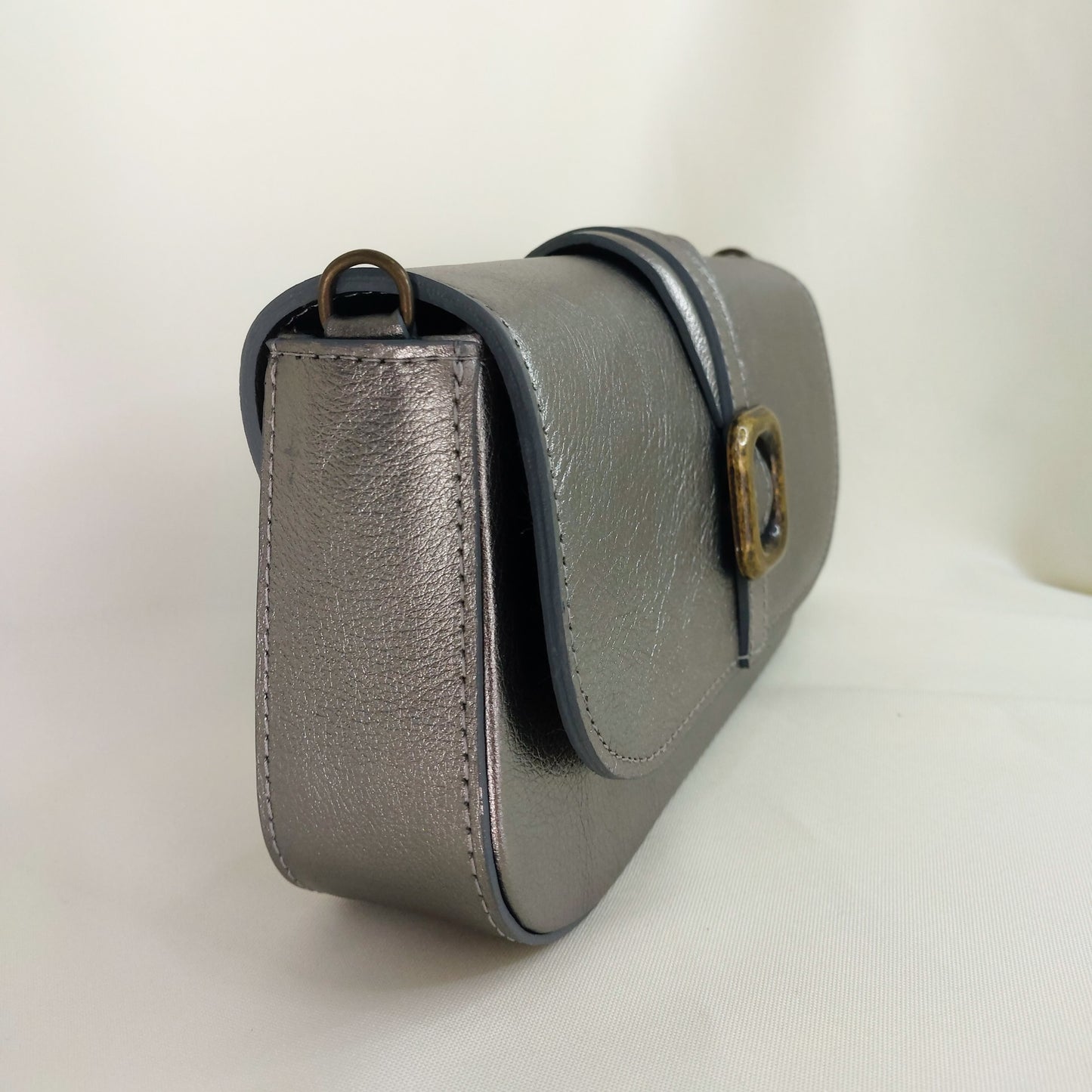 Bolsa couro fivela ródio negro
