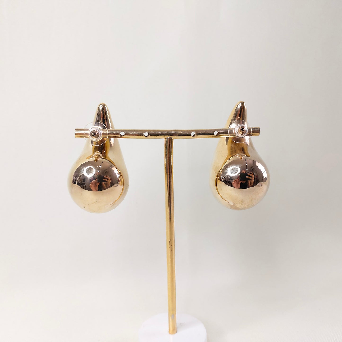 Brinco gota dourado grande