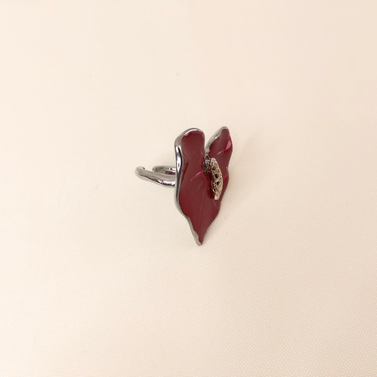 Anel ajustável esmaltado vermelho