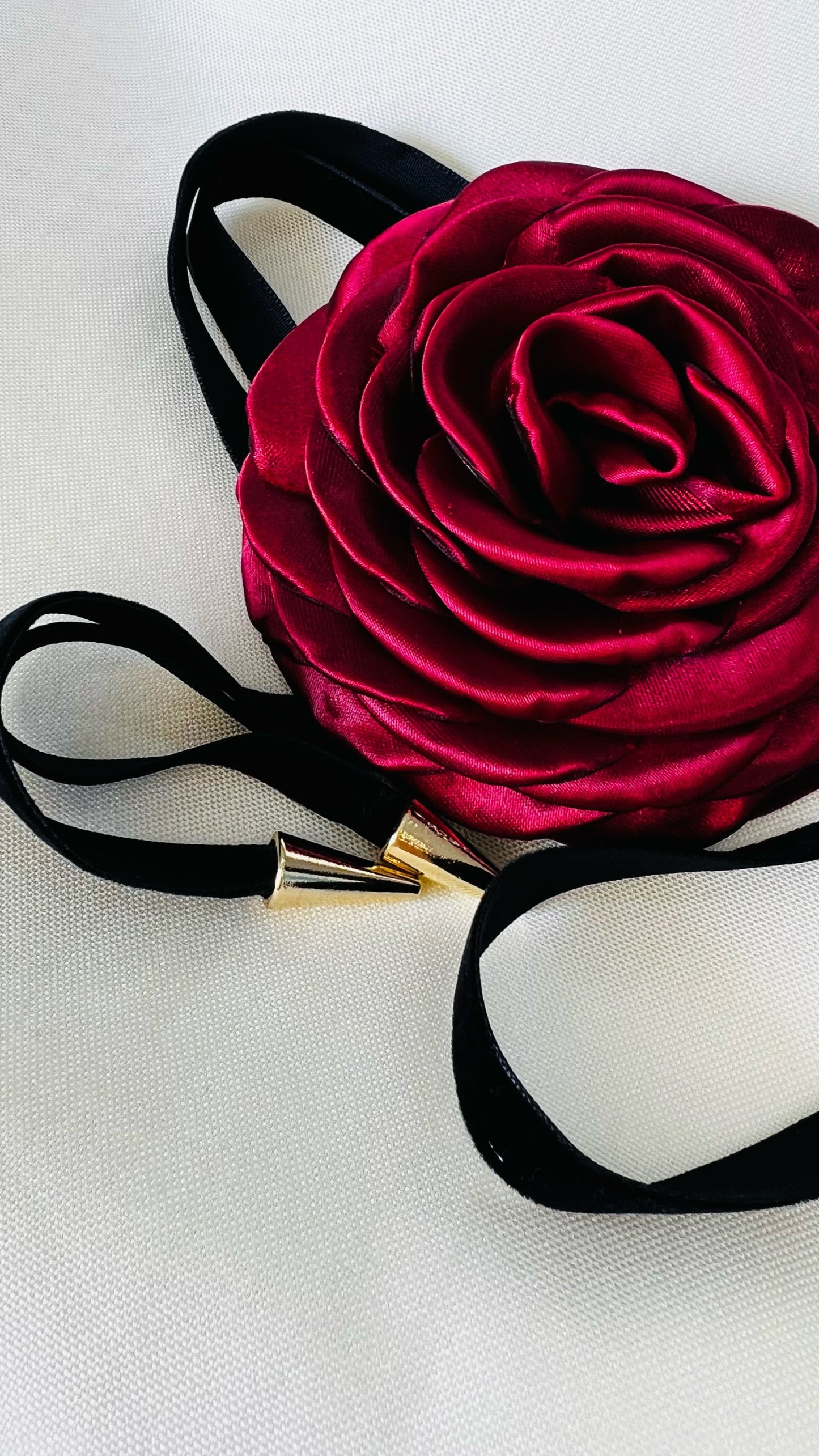 Flores broche marsala